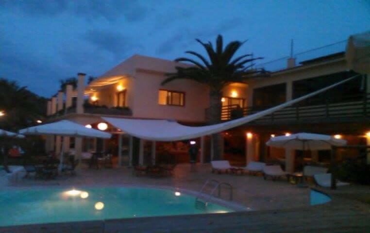 Hawaii * Pelekas